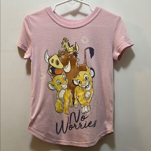 Disney Lion King Pink Short Sleeve Tee Size 4T says, “no worries”
